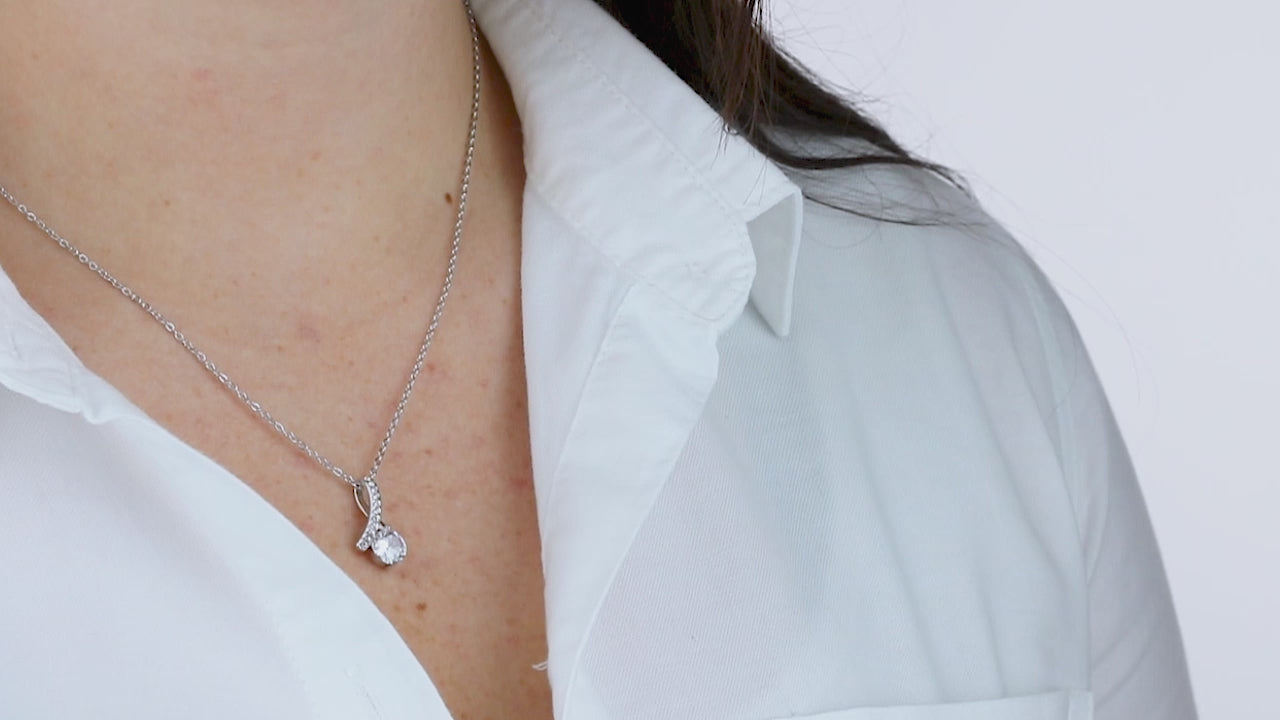 video of alluring pendant